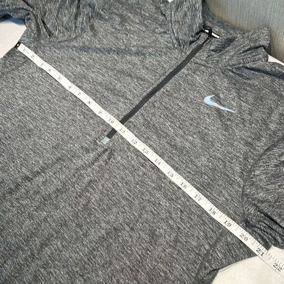 Nike Running 1/2 Zip Pullover Womens Fitted Sz Medium Gray Thumb Holes Half Zip - Picture 8 of 10